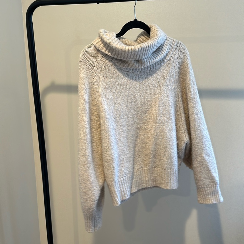 Lulus cream sweater